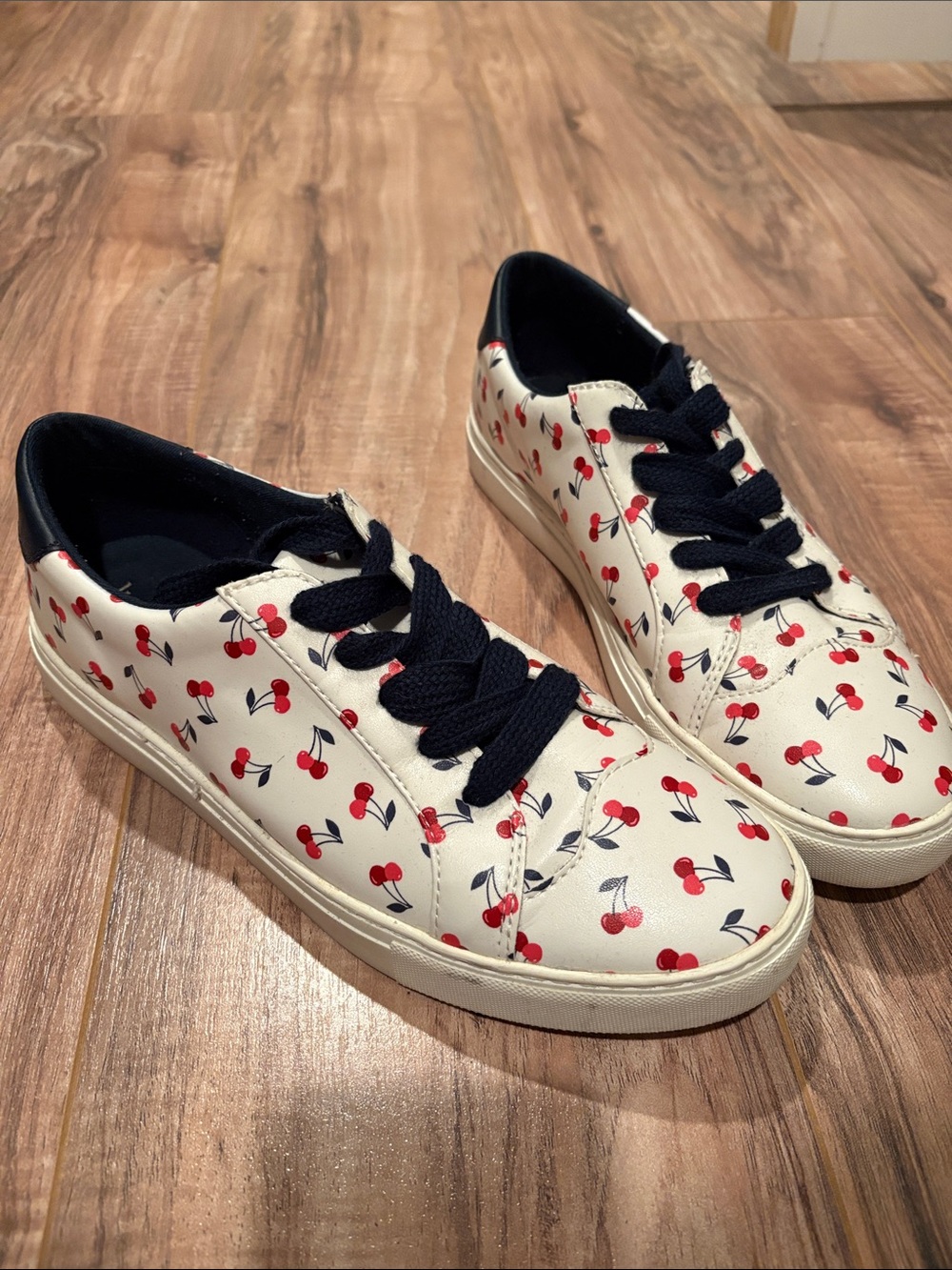 Kate spade cherry print sneakers 10